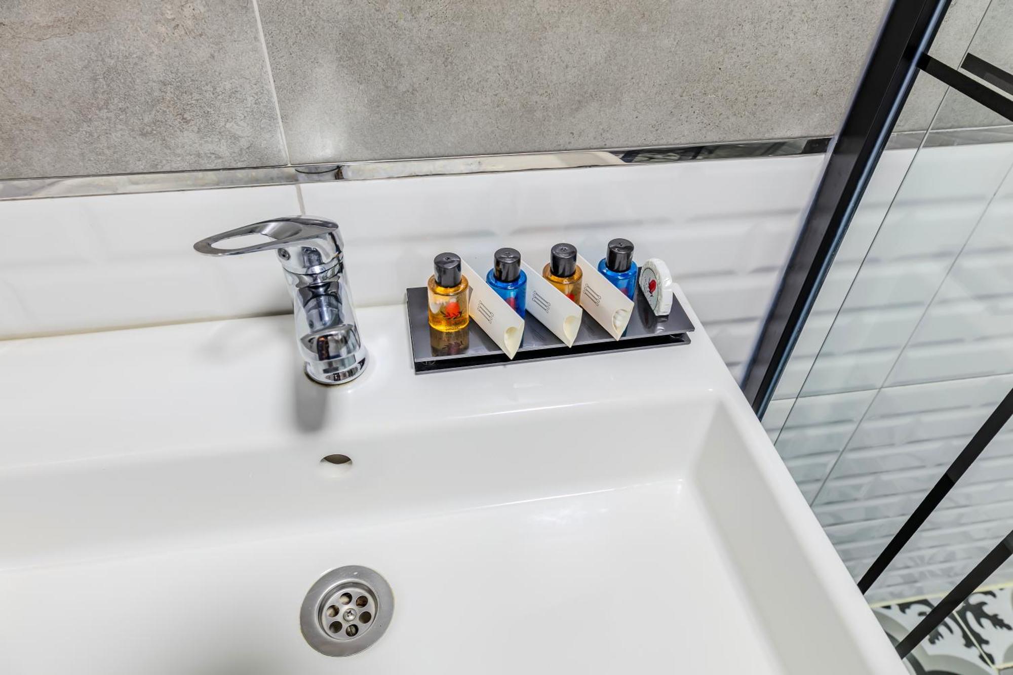 Arnavutkoy Intercity Hotel Istanbul Airport מראה חיצוני תמונה